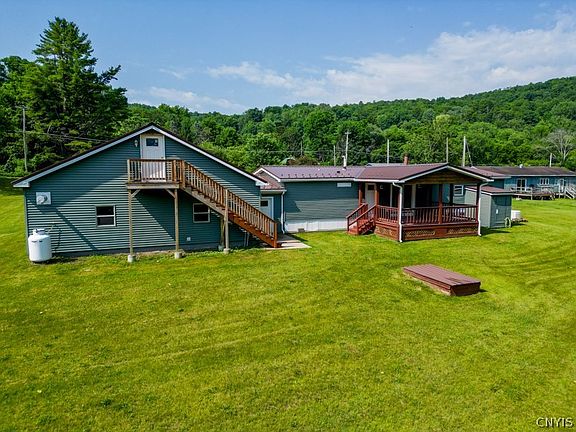 2nd image of 208 Finks Basin Rd