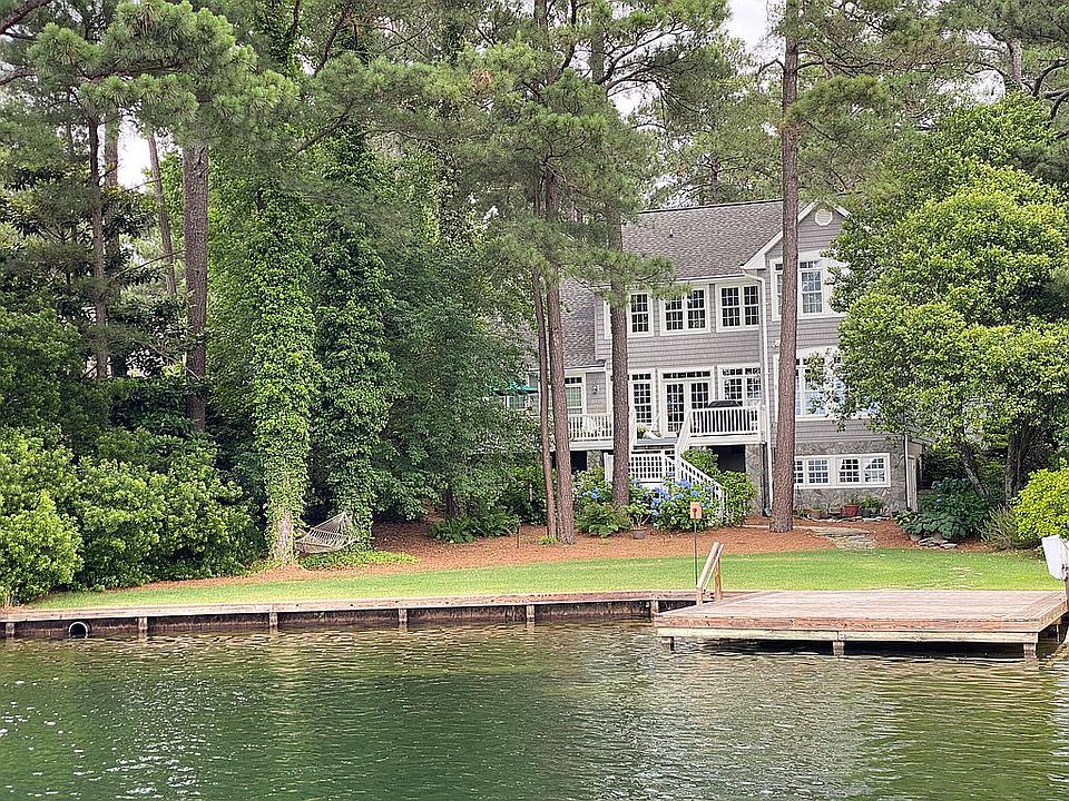 1st image of 111 Glen Cove Ln