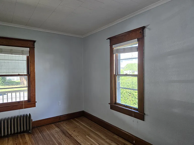 326 1/2 Warren St — Photo 37