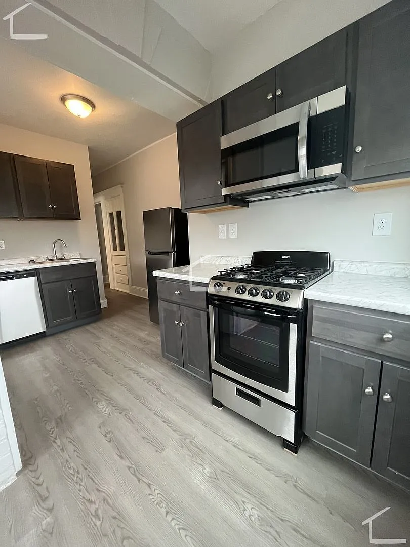 1 Bedroom-No broker fee — Photo 1