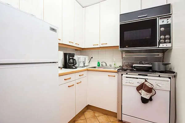 Rented by LG Fairmont Group | media 32