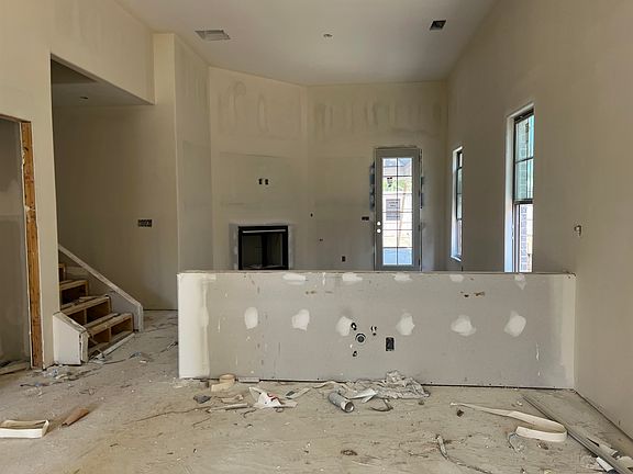3rd image of 15 Chickasaw Trace Dr