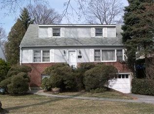 2224 Boston Post Rd, Larchmont, NY 10538