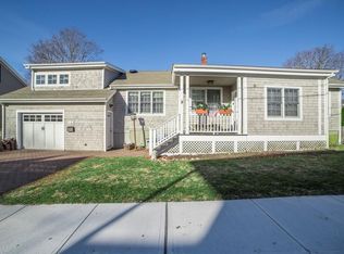 12 Apthorp Ave, Newport, RI 02840