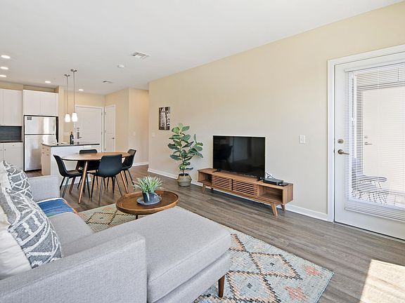 4th image of 137 Alexander St APT 2346