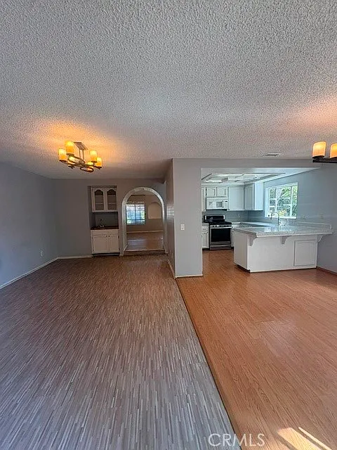 3 bed, 1601 sqft, $3,400 — Photo 3