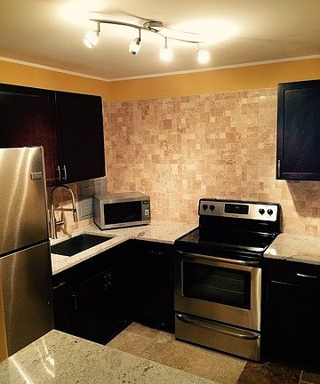 4th image of 555 W Cornelia Ave APT 1604
