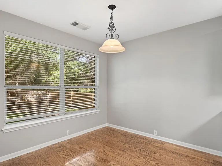 10724 Thoroughbred Dr — Photo 13