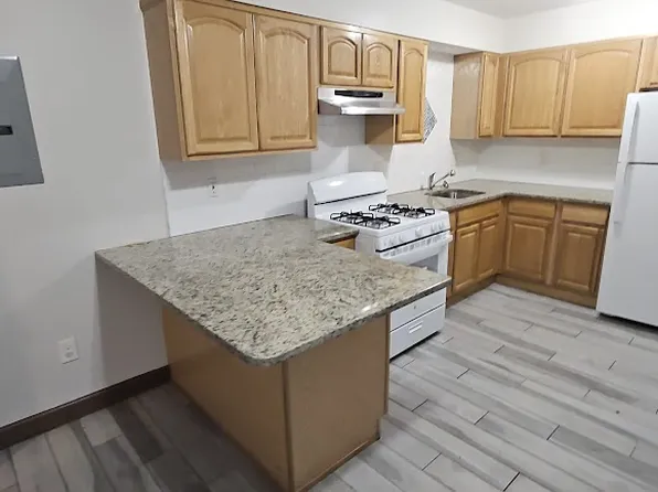 52 Irvine Turner Blvd #3-F, Newark, NJ 07103