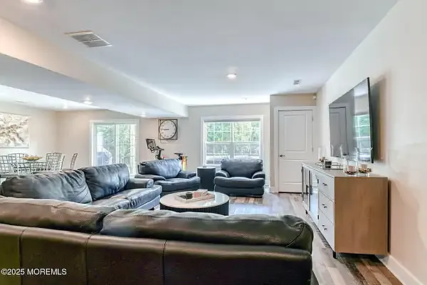 1529 Paxton Ln — Photo 24