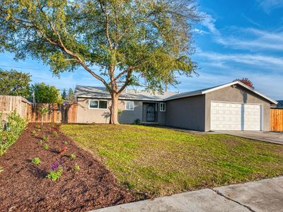 1037 Oxford Ave, Clovis, CA, 93612