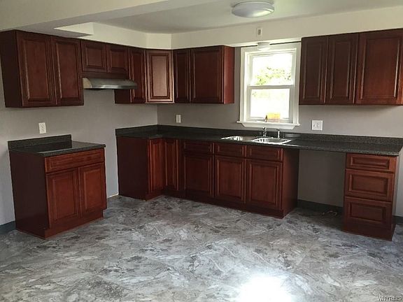 4th image of 316 Doris Dr