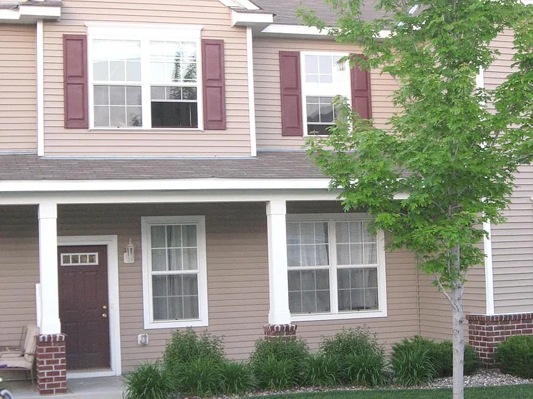 3 bed, 2.5 bath newly renovated home with sit in private patio facing huge backyard. No direct access to moving traffic. Safe for children.