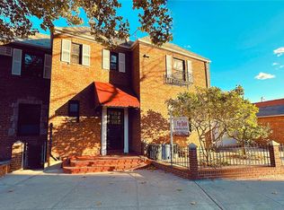 7139 Yellowstone Blvd, Forest Hills, NY 11375