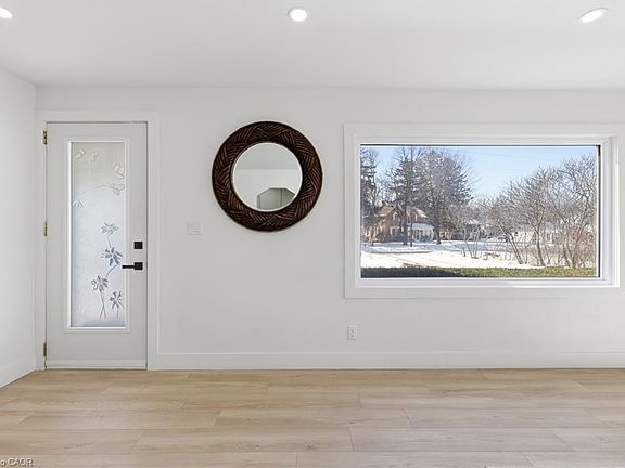 3rd image of 74 Freelton Rd