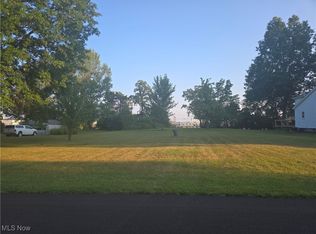 Valencia Dr, Cuyahoga Falls, OH 44223