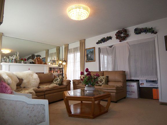 3rd image of 2832 San Bruno Ave