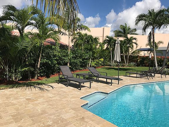 3rd image of 11820 SW 112 Avenue Cir