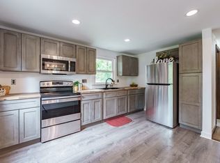 22 Hunting Ln, Agawam, MA 01001