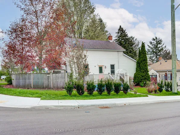 80 Dover St, Woodstock, ON N4S 3M1