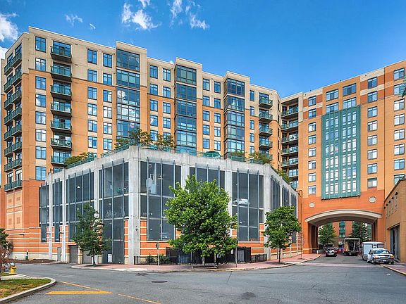 4th image of 2720 S Arlington Mill Dr Unit 807