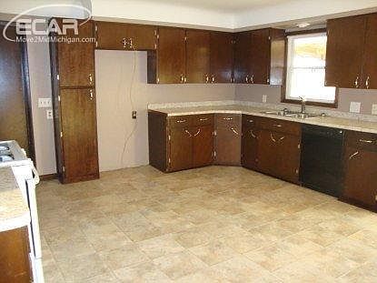 3rd image of 6120 S Martin Dr