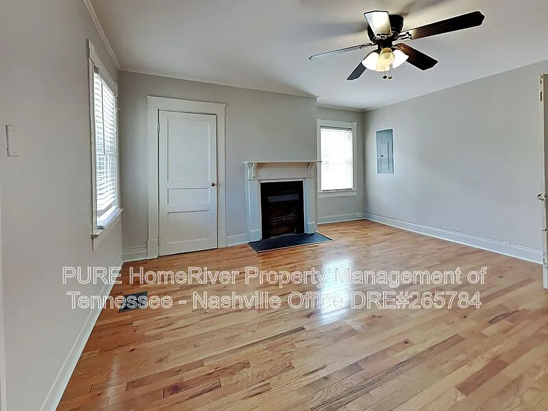 3 bed, 1.0 bath, 1400 sqft, $1,900 — Photo 2
