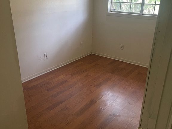 3rd image of 7705 Babylon Cir