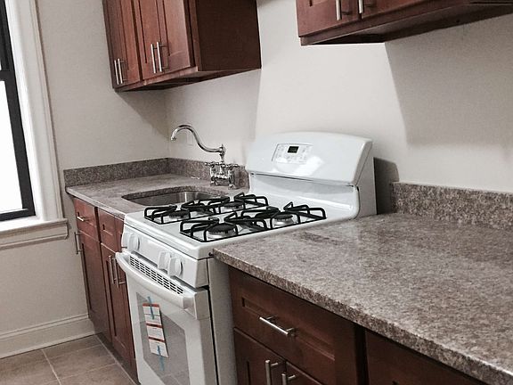 4th image of 724 E 27th St APT 3M