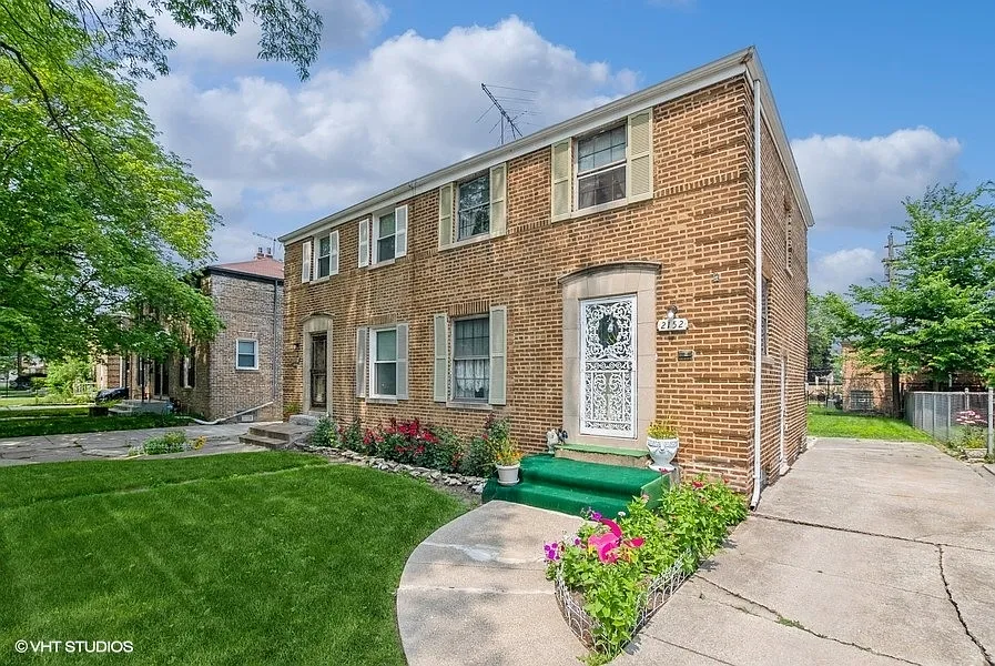 2152 E 96th St photo 1