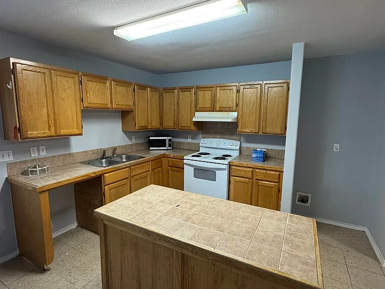 519 Gandara Dr — Photo 7