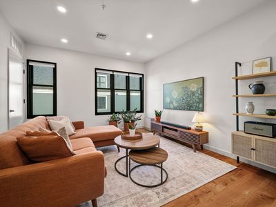 211 Condor St #7, Boston, MA, 02128