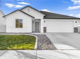 6295 N Seawind Ave, Meridian, ID 83646