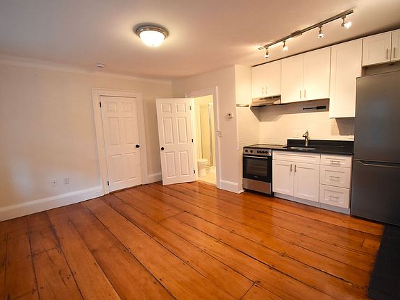 2nd image of 17 Beckford St APT 4