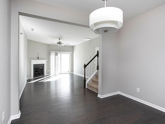 4th image of 129 Churment Ct