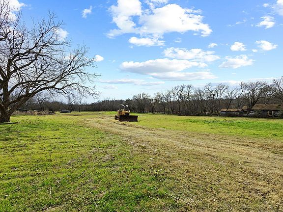 2nd image of E Texas St