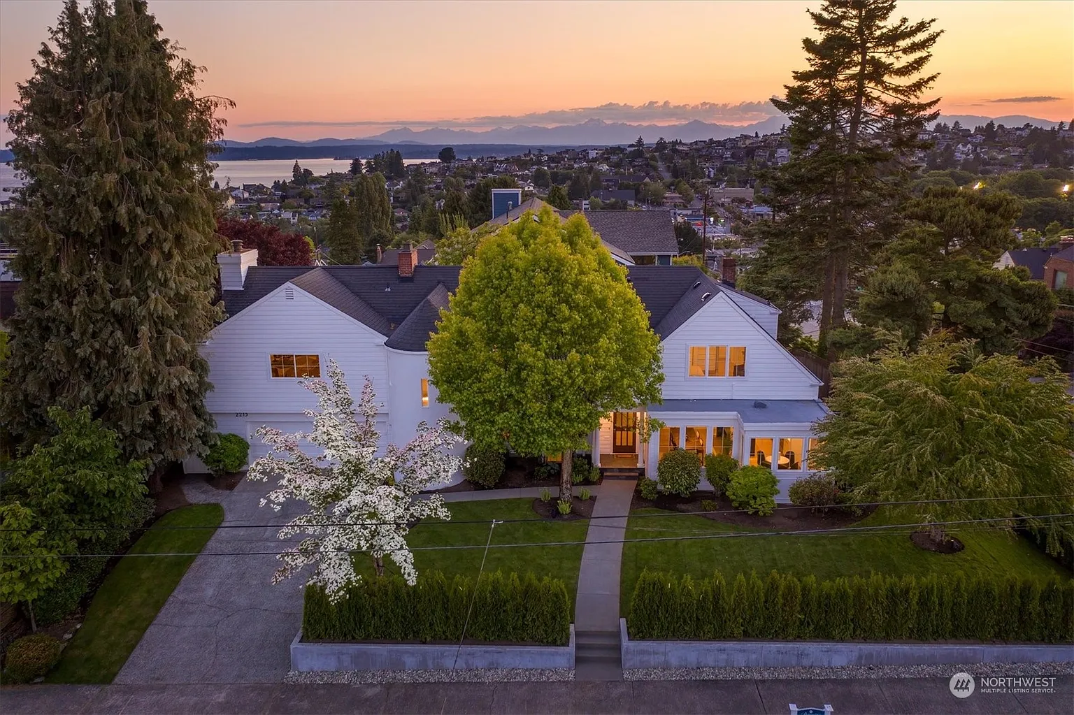 2215 28th Avenue W photo 1
