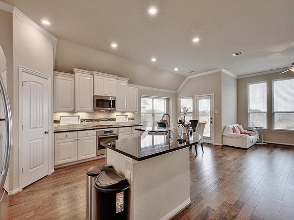 2nd image of 3229 Cotton Blossom Way
