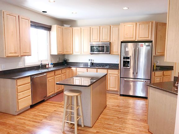 3rd image of 6472 Wyndham Dr