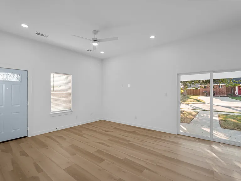 2217 Sayle St #B — Photo 2