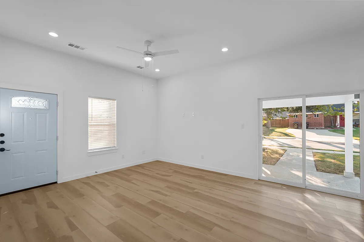 Building Photo - 2217 Sayle St #B