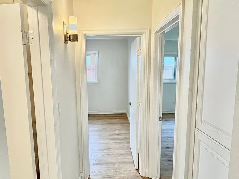 2 bed 1 bath Apt in North Park Area — Photo 13