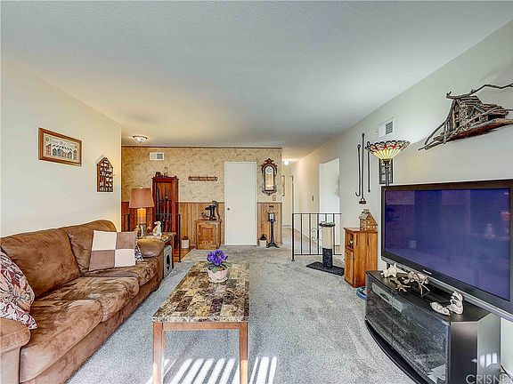 5th image of 20341 Delight St