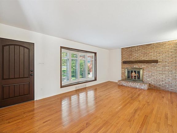 2nd image of 7625 Fort Henry Dr