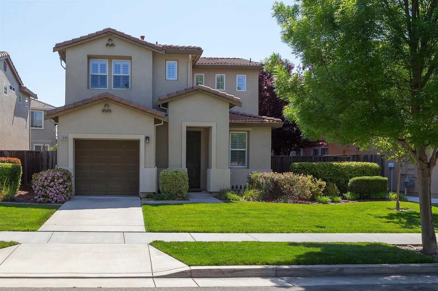 3949 Martis St photo 1