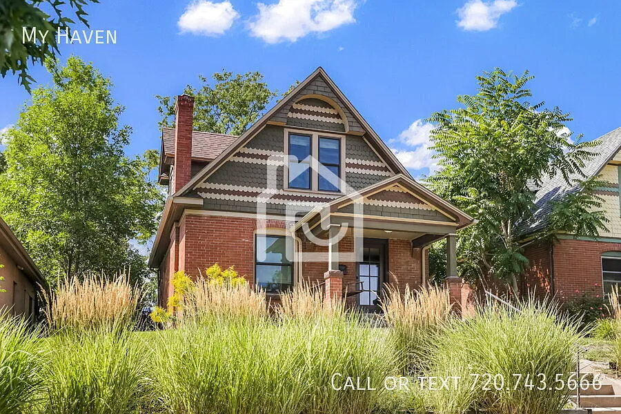 Historic Sunnyside Charmer with 3 bedrooms! — Photo 2