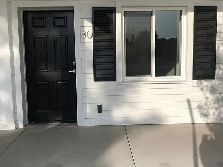 1117 E Gurley St — Photo 3
