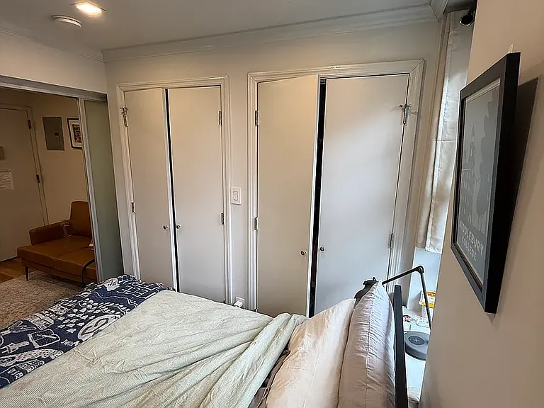 515 E 5th St #3A — Photo 9