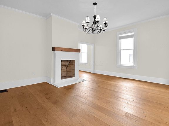 5th image of 107 E Vine St