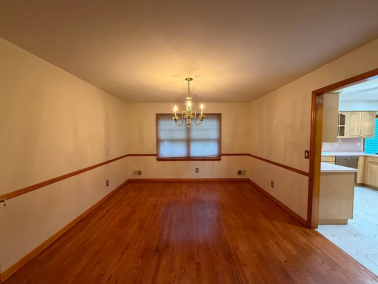 300 Saint Johns Pl — Photo 3